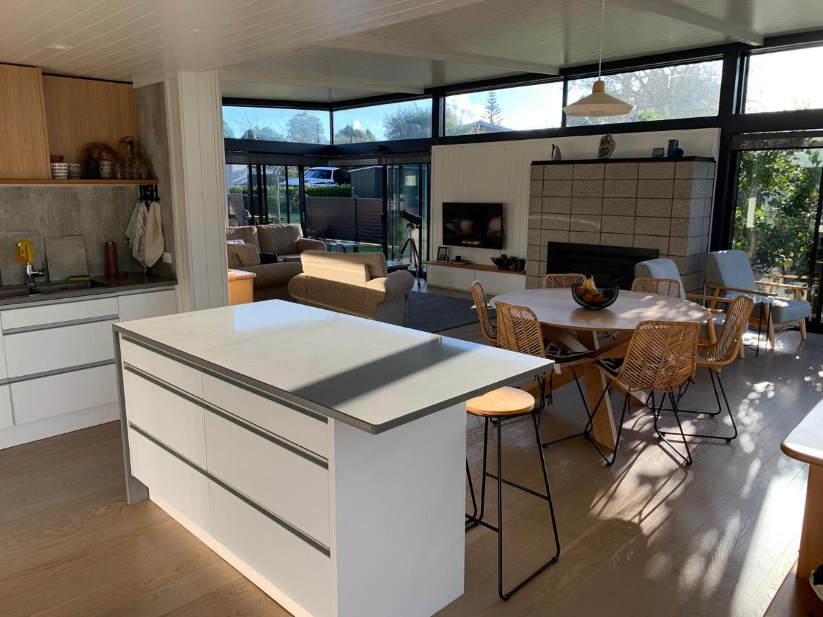 The Admiral Apartment Cooks Beach Bagian luar foto