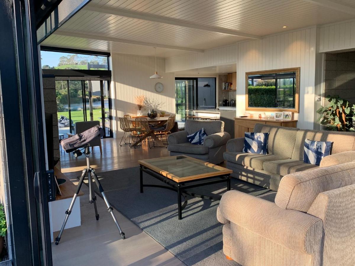The Admiral Apartment Cooks Beach Bagian luar foto